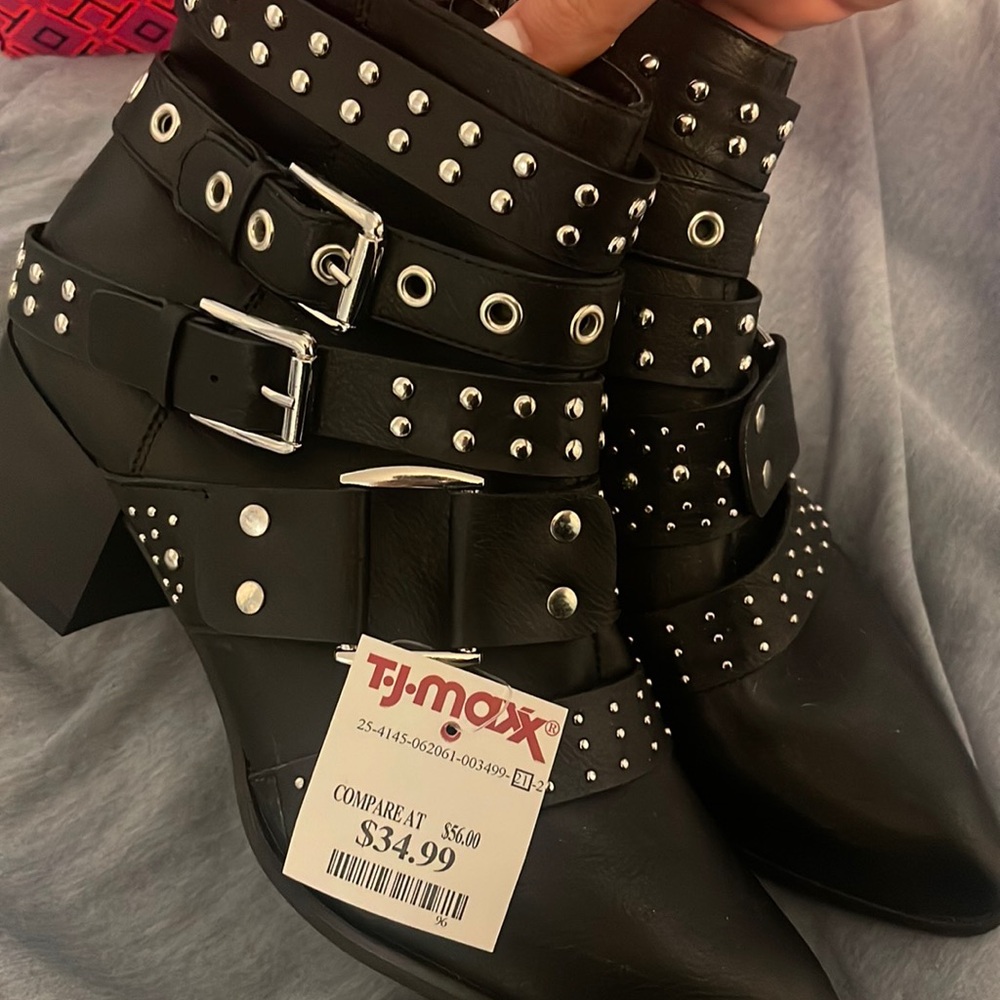 BNWT black booties. Size 8 1/2.